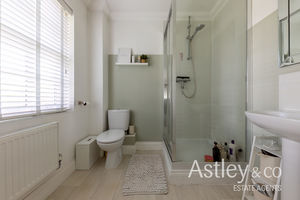 ensuite- click for photo gallery